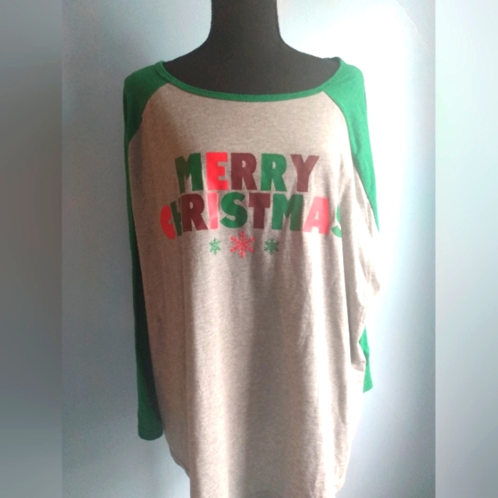 NWOT Holiday Time 2x " Merry Christmas" raglan long sleeve